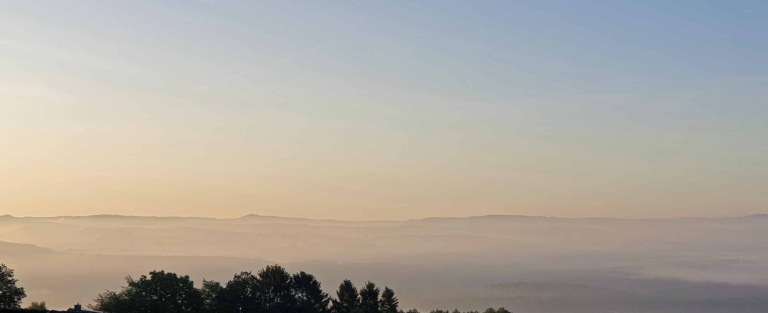 Ausblick morgens Burgschänke Aremberg (Zimmer im Gästehaus)